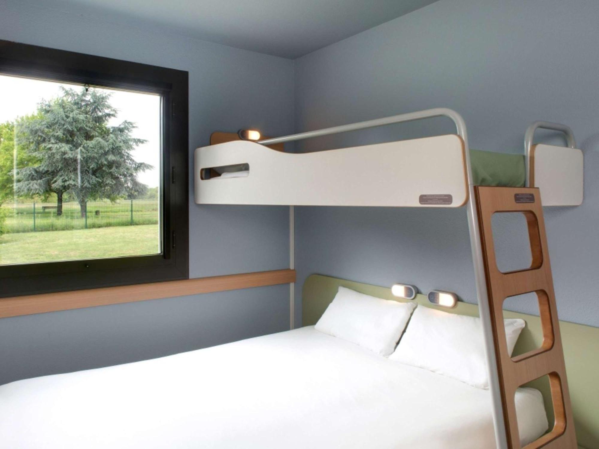 Ibis Budget Montceau Les Mines Exteriör bild