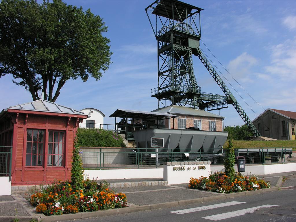Ibis Budget Montceau Les Mines Exteriör bild